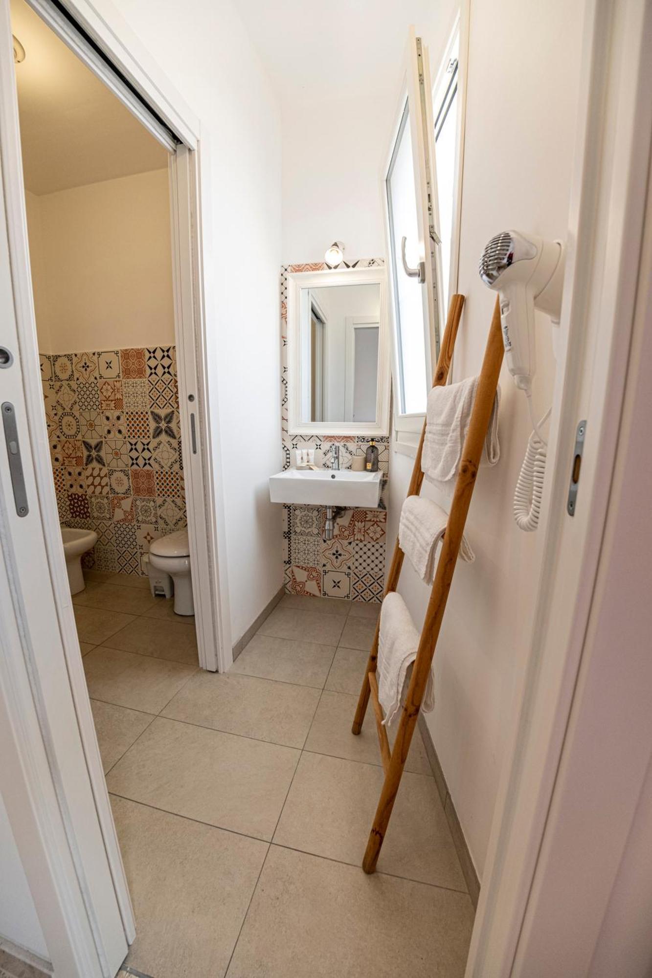 - Le Tre Comari Guest house *